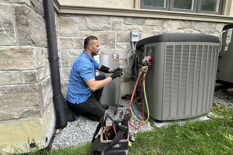 air-conditioner-repair-min-768x512